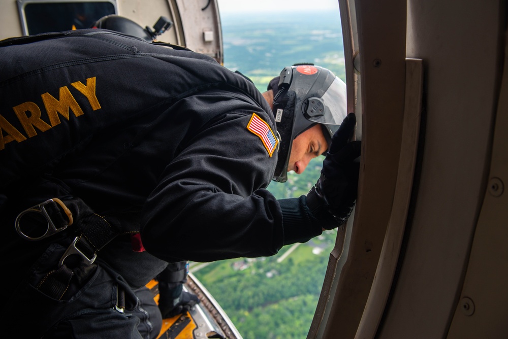 Army Golden Knights Parachute Jump