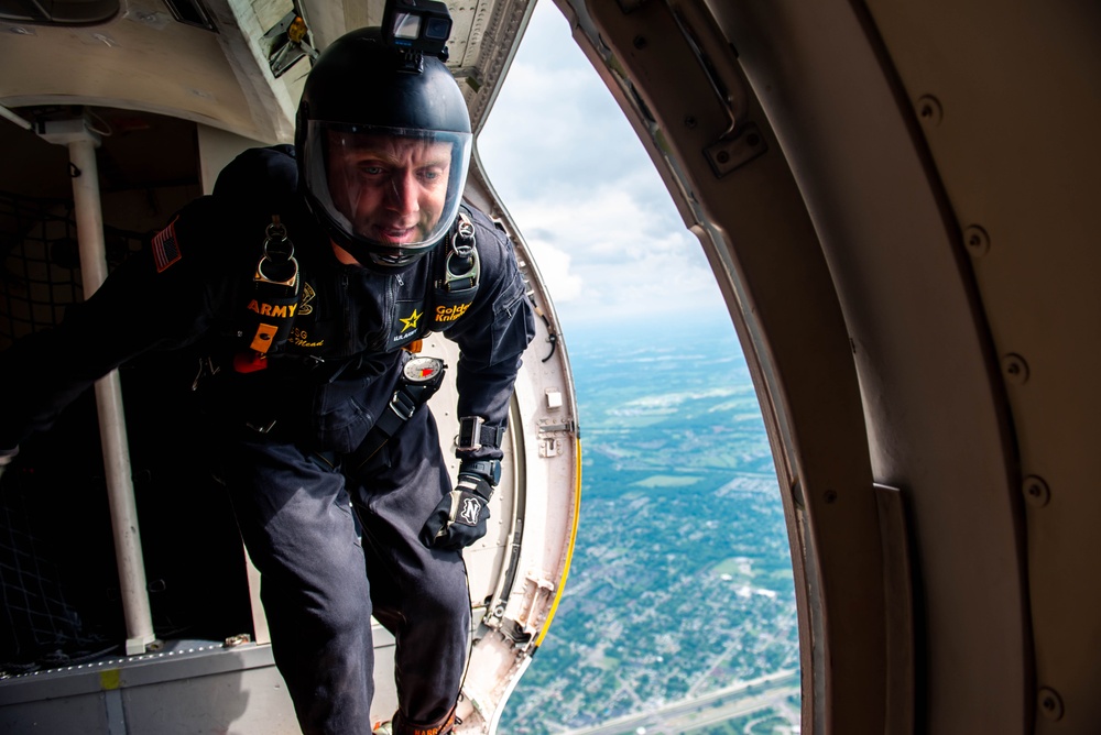 Army Golden Knights Parachute Jump