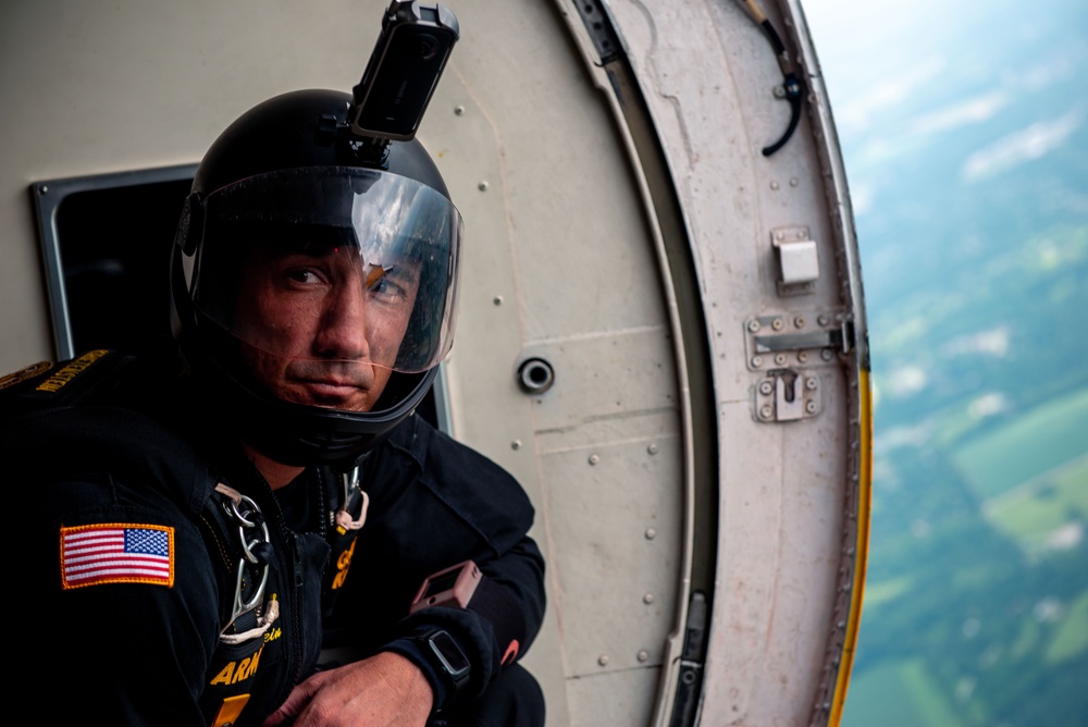 Army Golden Knights Parachute Jump