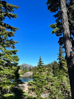 U.S. Army helicopter unit conducts rescue near Snoqualmie Pass