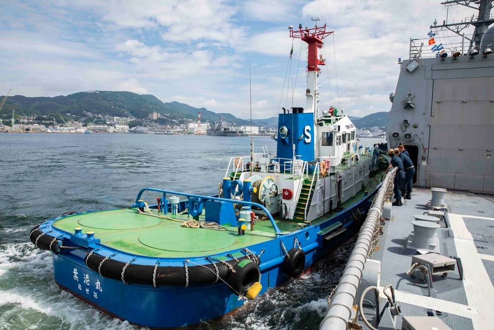 USS Ralph Johnson (DDG 114) pulls into Commander, Fleet Activities Sasebo.