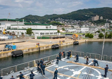 USS Ralph Johnson (DDG 114) pulls into Commander, Fleet Activities Sasebo.