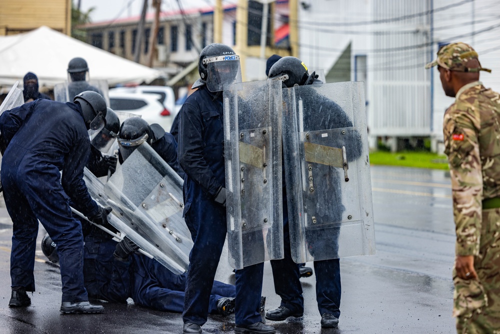 Guyana police train with Royal Bermuda Regiment on civil unrest at TRADEWINDS 23