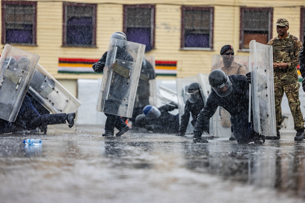 Guyana police train with Royal Bermuda Regiment on civil unrest at TRADEWINDS 23