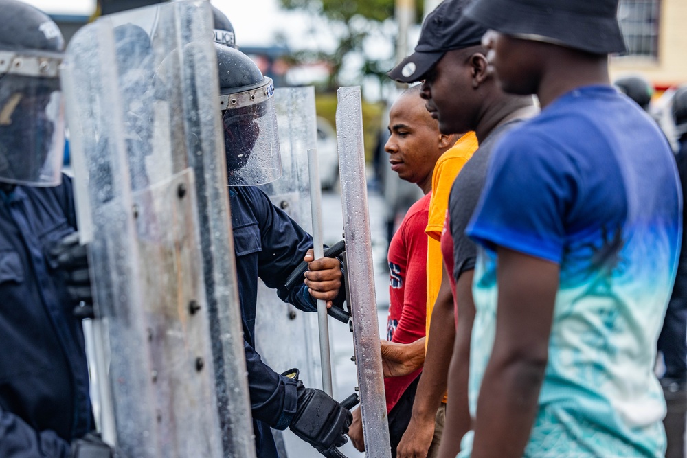 Guyana police train with Royal Bermuda Regiment on civil unrest at TRADEWINDS 23