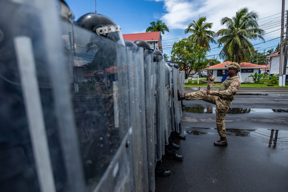 Guyana police train with Royal Bermuda Regiment on civil unrest at TRADEWINDS 23