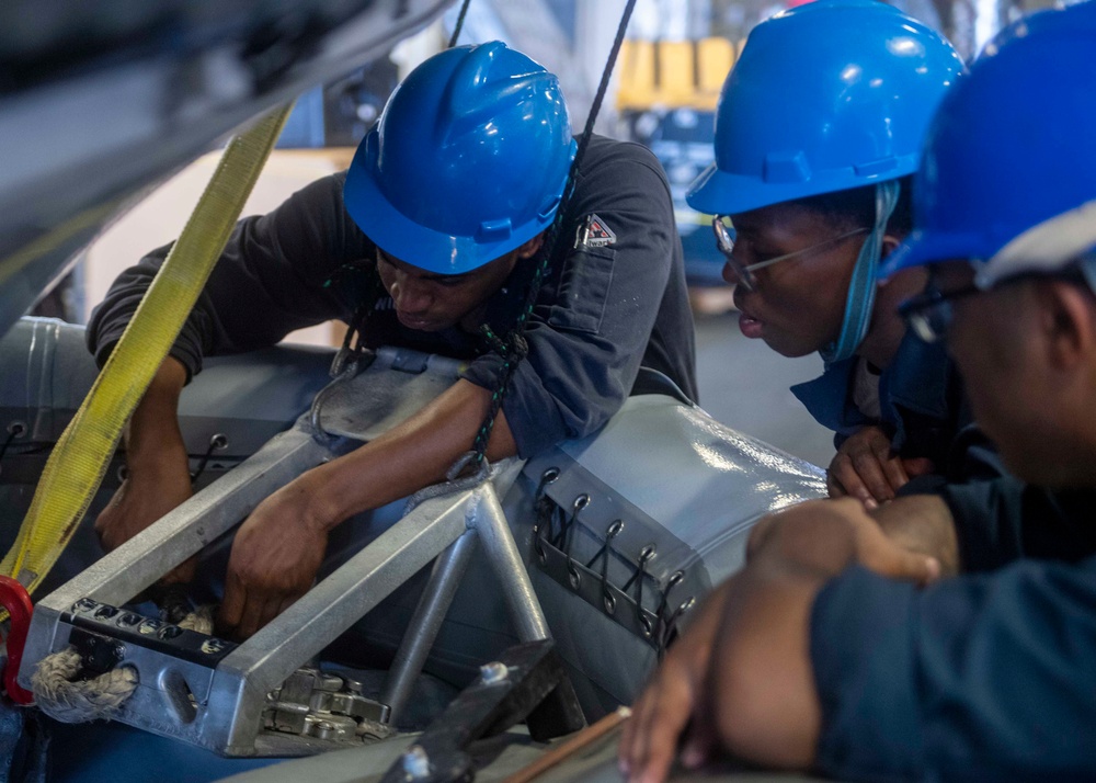 USS Manchester Prepares for OMSI