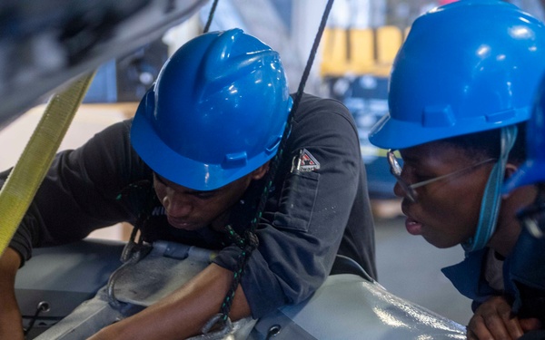 USS Manchester Prepares for OMSI