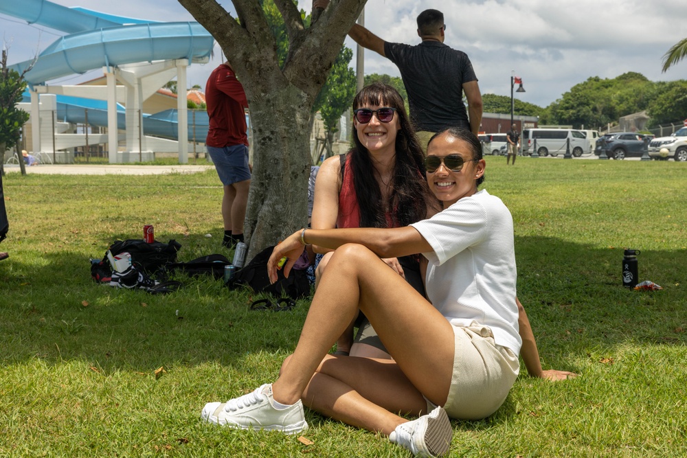 III MIG | Throws a Beach Bash