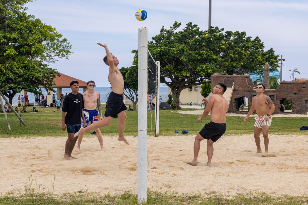 III MIG | Throws a Beach Bash