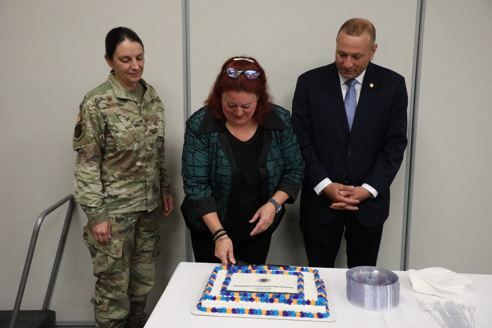 Leaders Celebrate the Decommissioning of Essentris