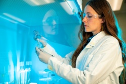 Pittsburgh District researcher flexes her ‘mussels’ toward doctorate degree