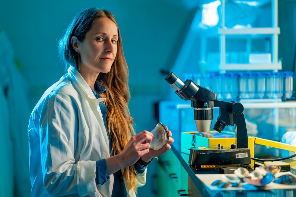 Pittsburgh District researcher flexes her ‘mussels’ toward doctorate degree