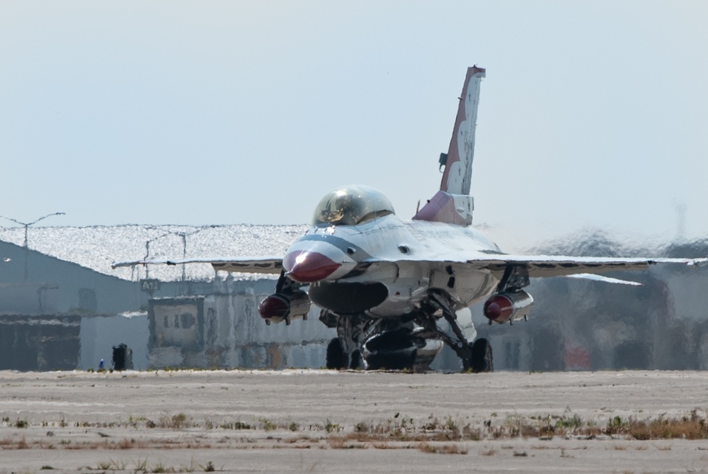 Thunderbirds Air Show Practice
