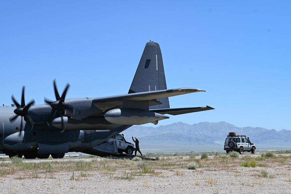 Naval Special Warfare Operators Complete Tactical Ground Movement Training