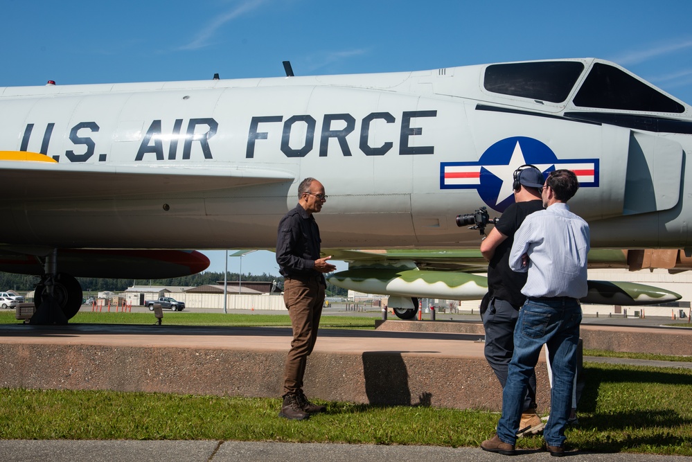 Lester Holt Visits Alaska