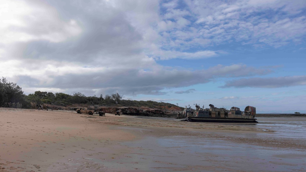 Artillery Coming Ashore: Talisman Sabre 23