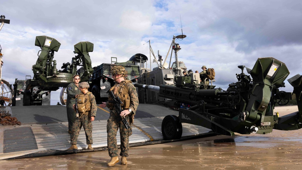 Artillery Coming Ashore: Talisman Sabre 23