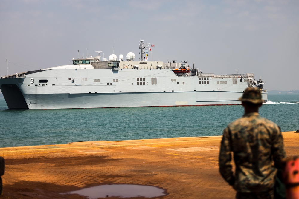 Exercise Talisman Sabre 23: USNS Millinocket delivers equipment to MRF-D