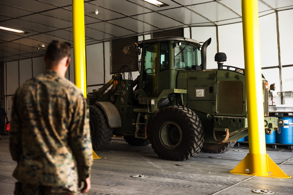 Exercise Talisman Sabre 23: USNS Millinocket delivers equipment to MRF-D