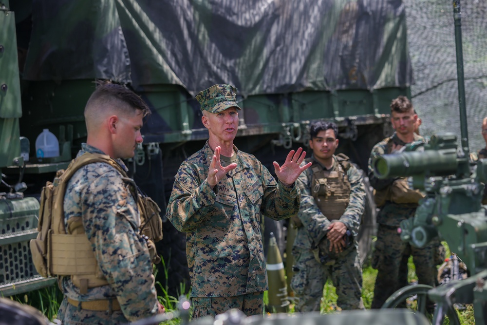 36th Assistant Commandant of the Marine Corps visits Marines with 1/10