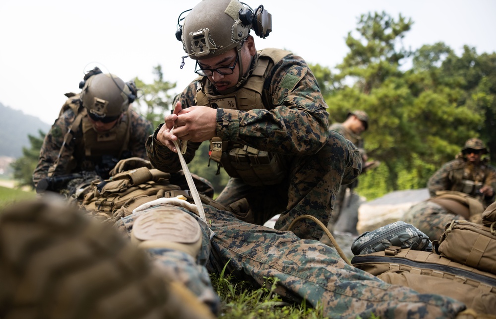KMEP 23.3: U.S. service members conduct medical evacuation training