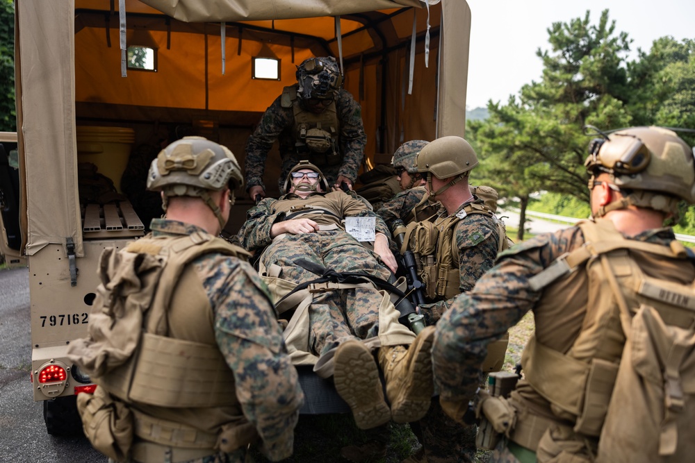 KMEP 23.3: U.S. service members conduct medical evacuation training