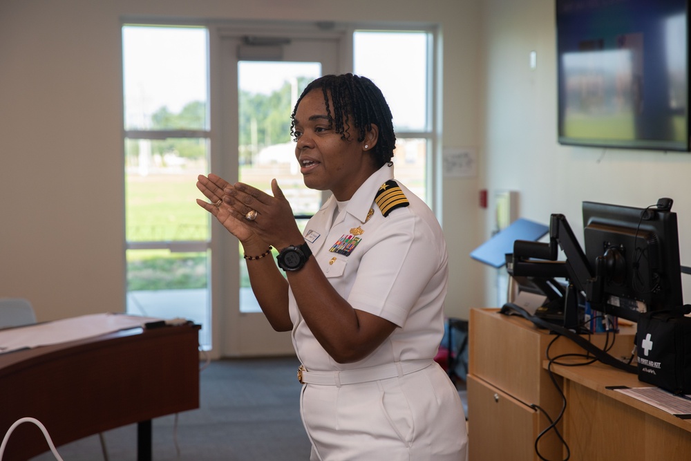 CNAL Capt. Speaks To STEM Students