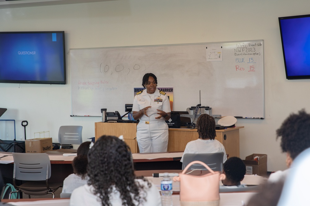 CNAL Capt. Speaks To STEM Students