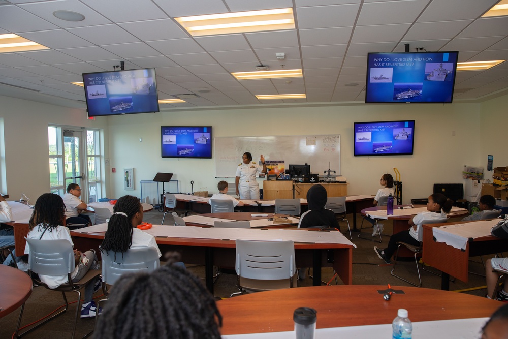 CNAL Capt. Speaks To STEM Students