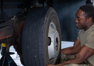 908th LRS gets hands on during annual tour at JBLE
