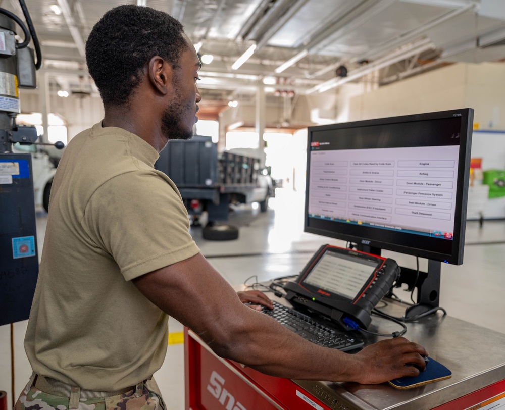 908th LRS gets hands on during annual tour at JBLE