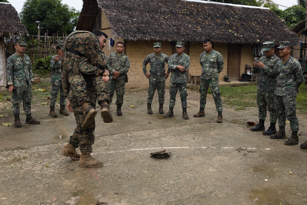 U.S. Marines conduct bilateral training with Philippine Marines