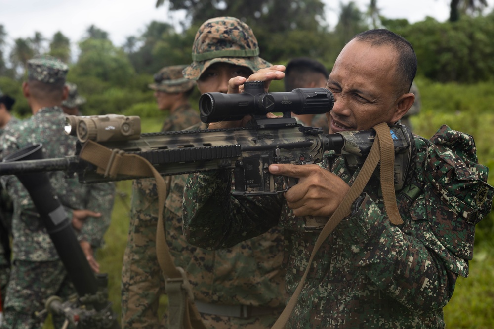 U.S. Marines conduct bilateral training with Philippine Marines