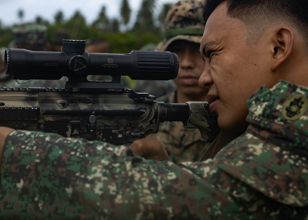 U.S. Marines conduct bilateral training with Philippine Marines