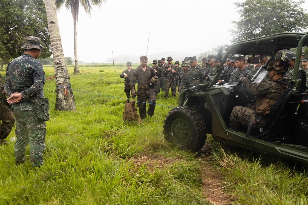 U.S. Marines conduct bilateral training with Philippine Marines