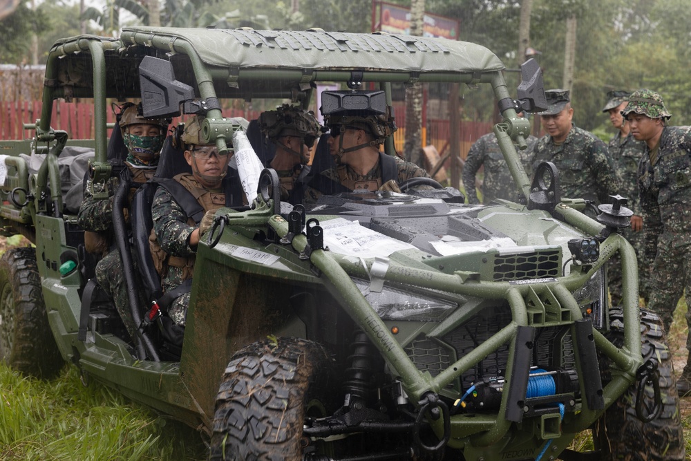 U.S. Marines conduct bilateral training with Philippine Marines