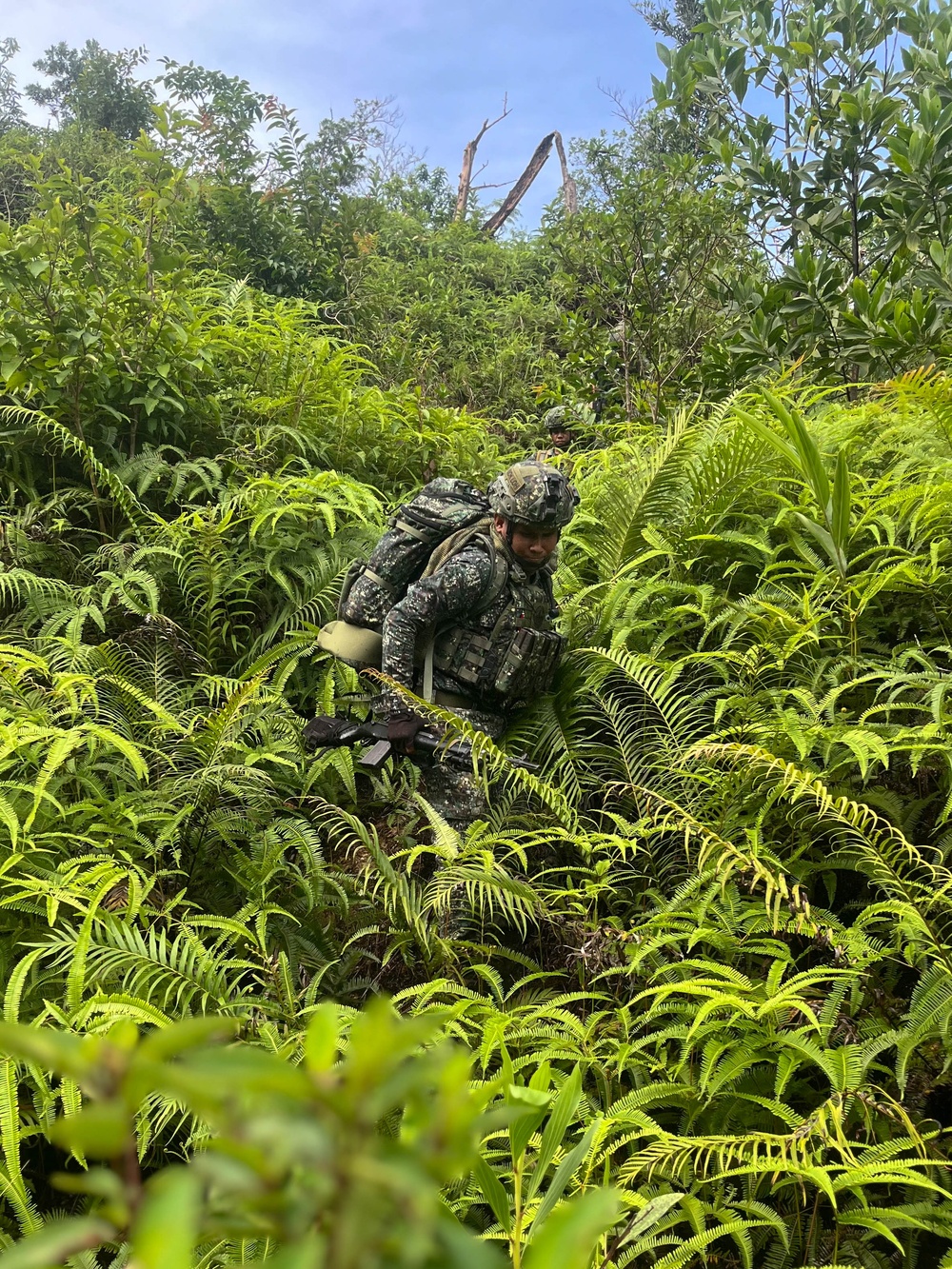 MASA 23: U.S. Marines conduct jungle patrol with Philippine Marines