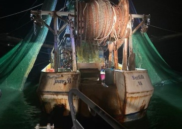 Coast Guard, good Samaritans assist 4 aboard vessel taking on water near St. Simons Island