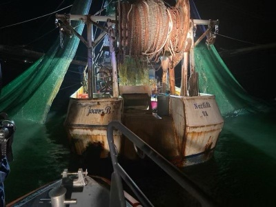 Coast Guard, good Samaritans assist 4 aboard vessel taking on water near St. Simons Island