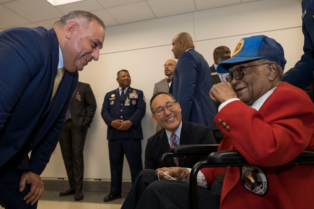 DSD, DoD Leaders Host Tuskegee Airmen and Montford Point Marines