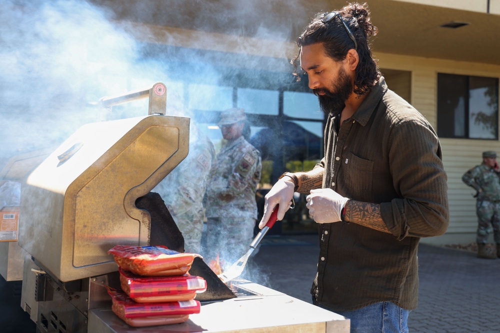 American Red Cross Serves Lunch to Beale Airmen