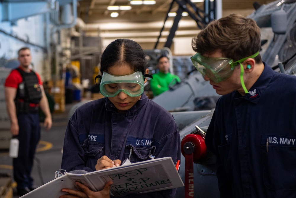 USS Ronald Reagan (CVN 76) Sailors conduct flying squad drills