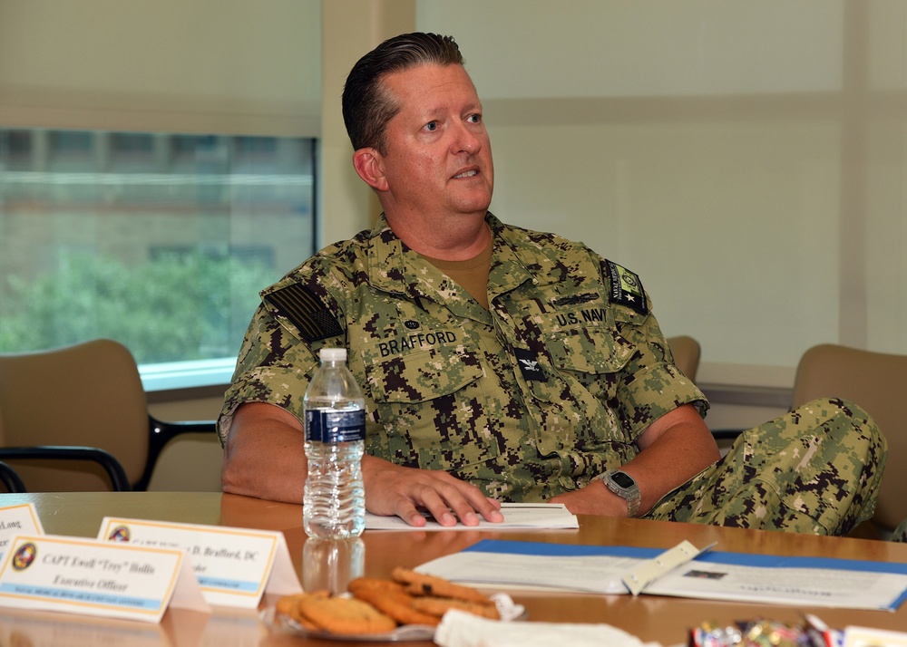 NMFSC Commander visits NAMRU San Antonio