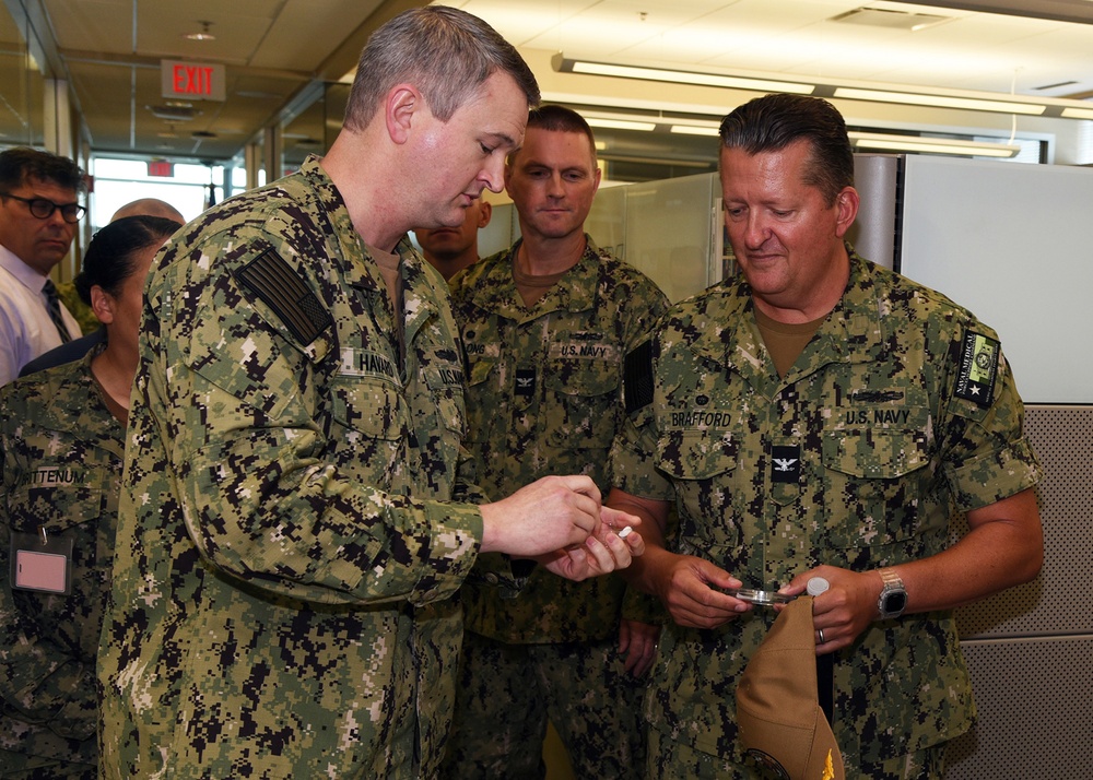 NMFSC Commander visits NAMRU San Antonio