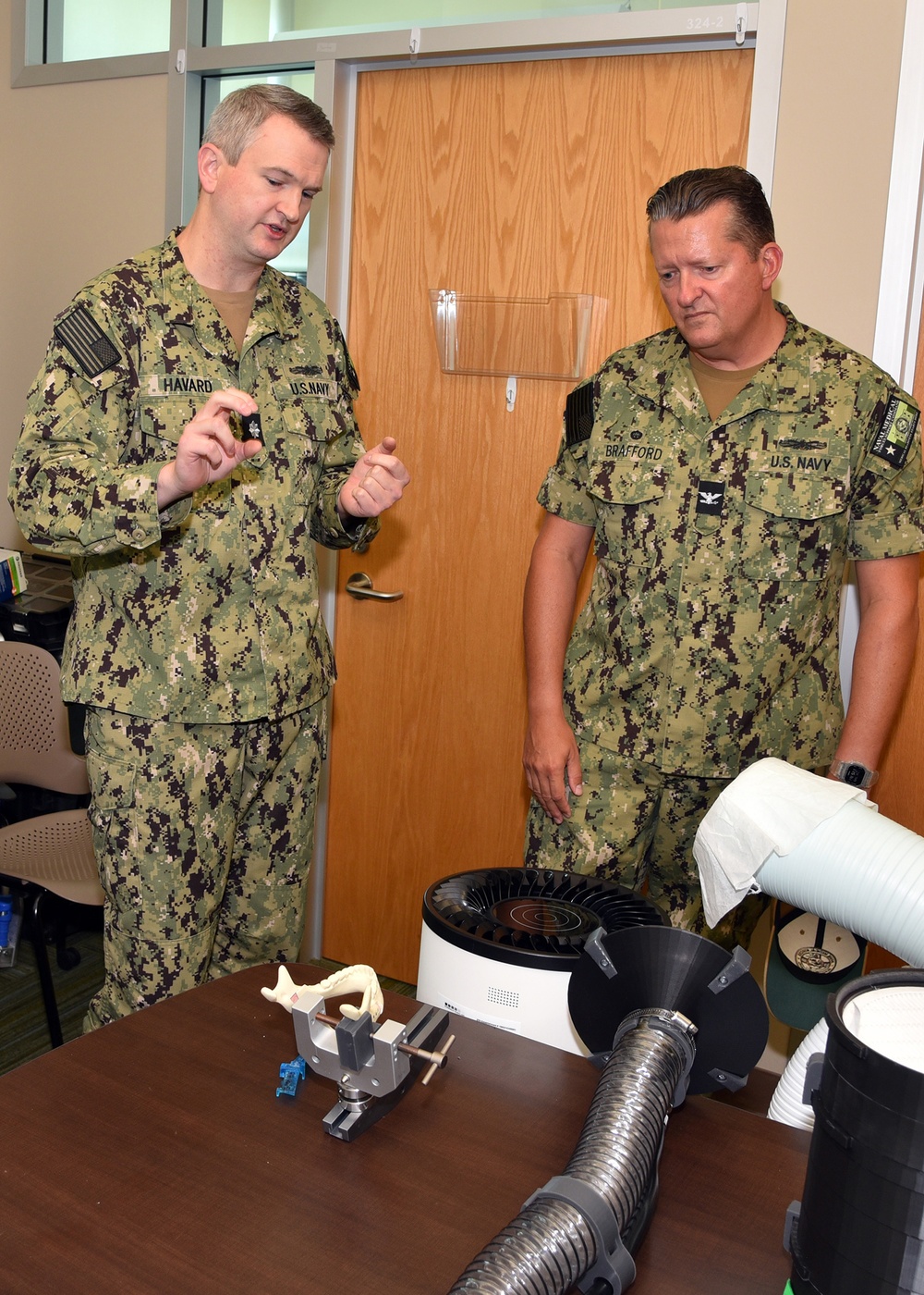 NMFSC Commander visits NAMRU San Antonio