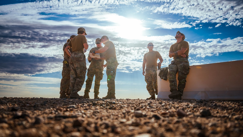 DVIDS - Images - EOD trains on render safe procedures [Image 2 of 5]