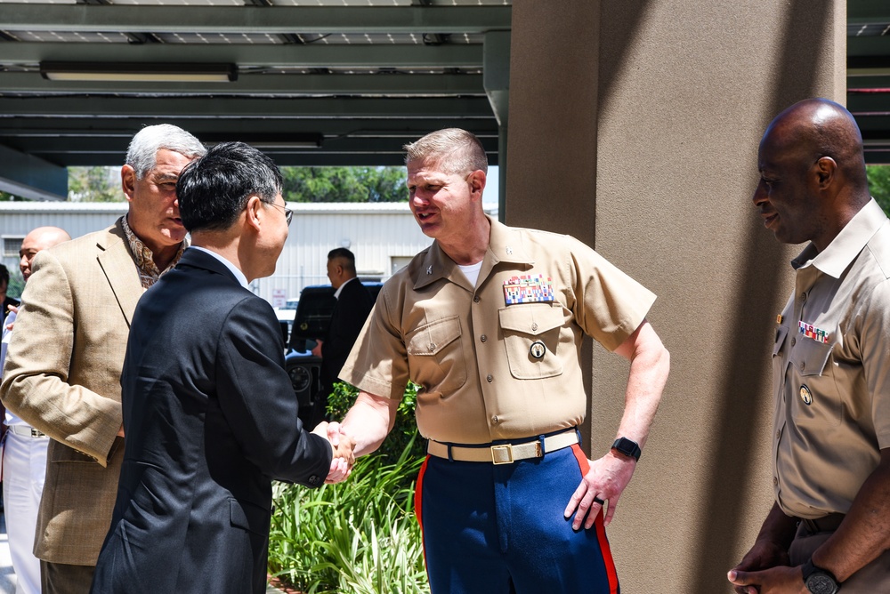 Members of ROK Ministry of National Defense Visit DPAA