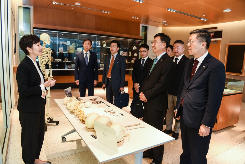 Members of ROK Ministry of National Defense Visit DPAA