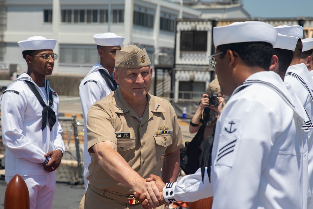 CNO meets USS Higgins Sailors